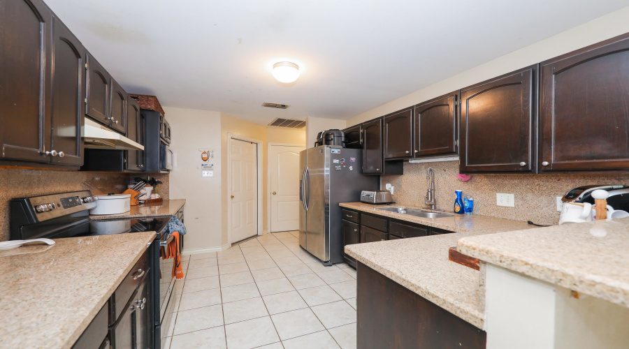 514 Goldfinch St, laredo, Texas 78045, 3 Bedrooms Bedrooms, 5 Rooms Rooms,2 BathroomsBathrooms,Residential,For Sale,514 Goldfinch St,20263544