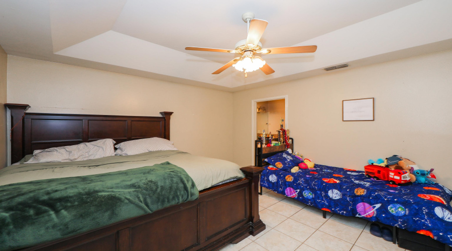514 Goldfinch St, laredo, Texas 78045, 3 Bedrooms Bedrooms, 5 Rooms Rooms,2 BathroomsBathrooms,Residential,For Sale,514 Goldfinch St,20263544