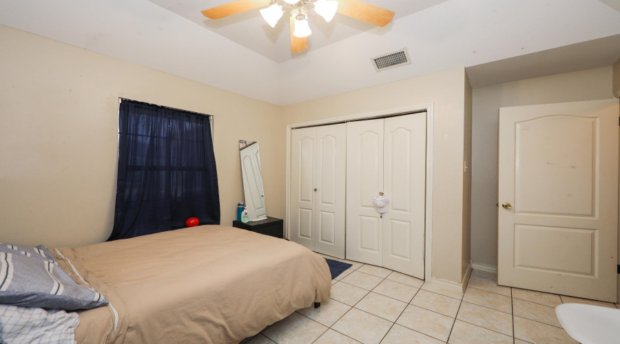 514 Goldfinch St, laredo, Texas 78045, 3 Bedrooms Bedrooms, 5 Rooms Rooms,2 BathroomsBathrooms,Residential,For Sale,514 Goldfinch St,20263544