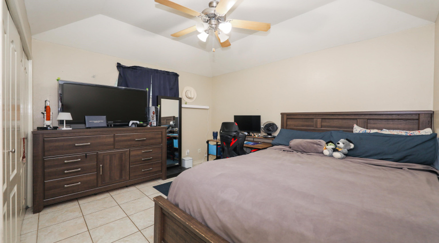 514 Goldfinch St, laredo, Texas 78045, 3 Bedrooms Bedrooms, 5 Rooms Rooms,2 BathroomsBathrooms,Residential,For Sale,514 Goldfinch St,20263544