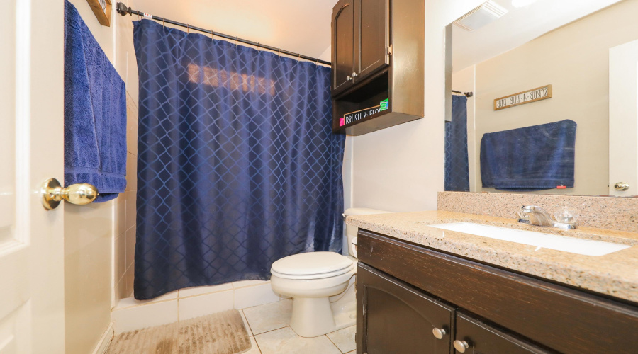 514 Goldfinch St, laredo, Texas 78045, 3 Bedrooms Bedrooms, 5 Rooms Rooms,2 BathroomsBathrooms,Residential,For Sale,514 Goldfinch St,20263544