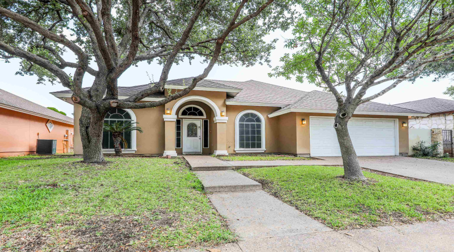 514 Goldfinch St, laredo, Texas 78045, 3 Bedrooms Bedrooms, 5 Rooms Rooms,2 BathroomsBathrooms,Residential,For Sale,514 Goldfinch St,20263544