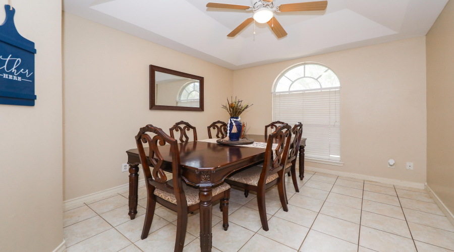 514 Goldfinch St, laredo, Texas 78045, 3 Bedrooms Bedrooms, 5 Rooms Rooms,2 BathroomsBathrooms,Residential,For Sale,514 Goldfinch St,20263544