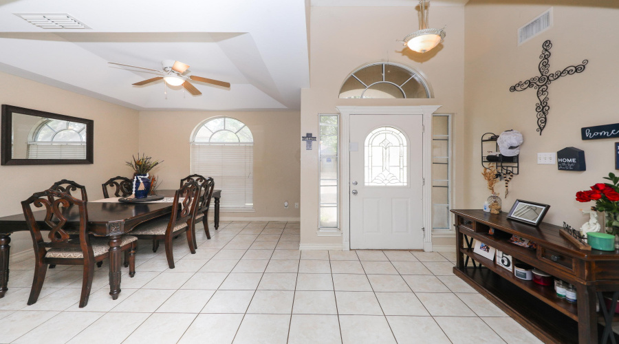 514 Goldfinch St, laredo, Texas 78045, 3 Bedrooms Bedrooms, 5 Rooms Rooms,2 BathroomsBathrooms,Residential,For Sale,514 Goldfinch St,20263544