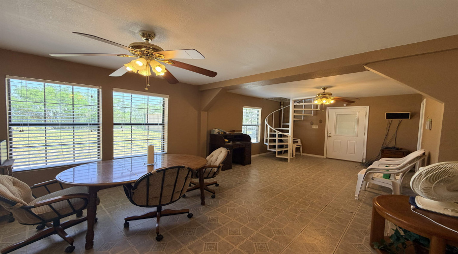 1723 Siesta Ln, Zapata, Texas 78076, 3 Bedrooms Bedrooms, 5 Rooms Rooms,2 BathroomsBathrooms,Residential,For Sale,1723 Siesta Ln,20263546