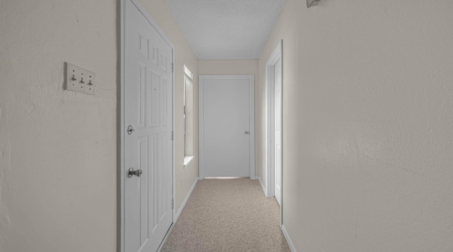 100 Hillside Rd, LAREDO, Texas 78041, 1 Bedroom Bedrooms, 3 Rooms Rooms,1 BathroomBathrooms,Residential,For Sale,100 Hillside Rd,20263547