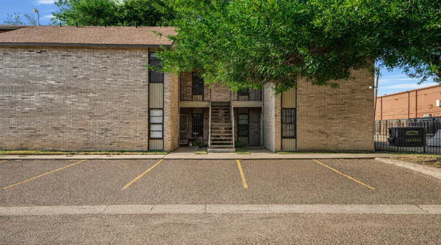 100 Hillside Rd, LAREDO, Texas 78041, 1 Bedroom Bedrooms, 3 Rooms Rooms,1 BathroomBathrooms,Residential,For Sale,100 Hillside Rd,20263547