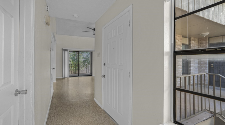 100 Hillside Rd, LAREDO, Texas 78041, 1 Bedroom Bedrooms, 3 Rooms Rooms,1 BathroomBathrooms,Residential,For Sale,100 Hillside Rd,20263547