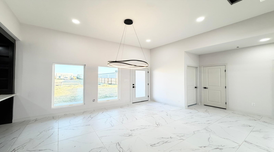 5141 Plasencia Ln., LAREDO, Texas 78046, 4 Bedrooms Bedrooms, 5 Rooms Rooms,2 BathroomsBathrooms,Residential,For Sale,5141 Plasencia Ln.,20263550