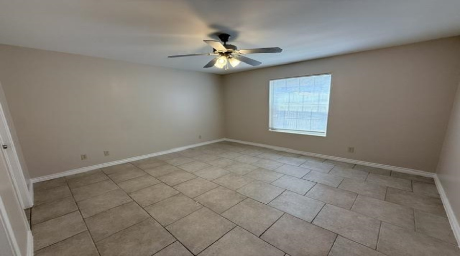 2720 Camelot Dr, Laredo, Texas 78041, 2 Bedrooms Bedrooms, 4 Rooms Rooms,2 BathroomsBathrooms,Residential,For Rent,2720 Camelot Dr,20263551