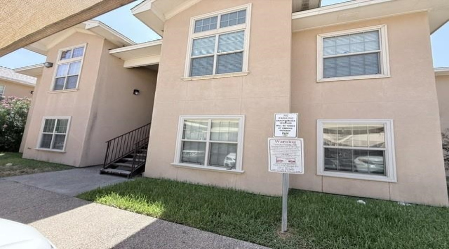 2720 Camelot Dr, Laredo, Texas 78041, 2 Bedrooms Bedrooms, 4 Rooms Rooms,2 BathroomsBathrooms,Residential,For Rent,2720 Camelot Dr,20263551