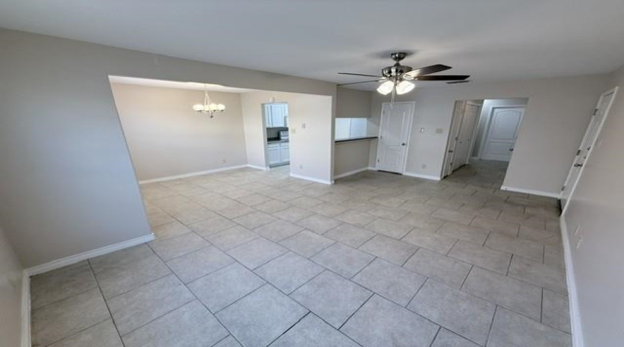 2720 Camelot Dr, Laredo, Texas 78041, 2 Bedrooms Bedrooms, 4 Rooms Rooms,2 BathroomsBathrooms,Residential,For Rent,2720 Camelot Dr,20263551