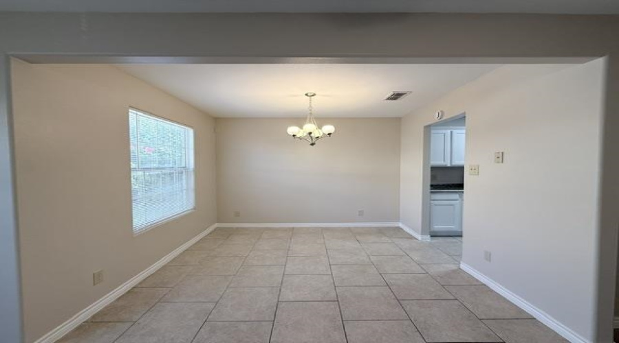 2720 Camelot Dr, Laredo, Texas 78041, 2 Bedrooms Bedrooms, 4 Rooms Rooms,2 BathroomsBathrooms,Residential,For Rent,2720 Camelot Dr,20263551