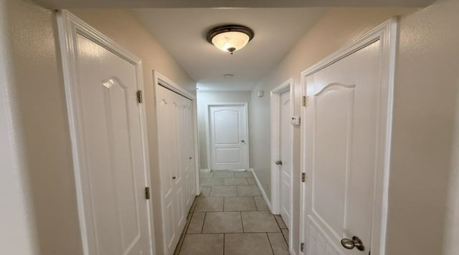 2720 Camelot Dr, Laredo, Texas 78041, 2 Bedrooms Bedrooms, 4 Rooms Rooms,2 BathroomsBathrooms,Residential,For Rent,2720 Camelot Dr,20263551