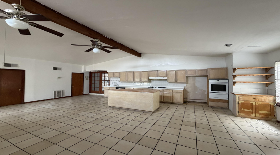 2401 E Plum St, LAREDO, Texas 78043, 3 Bedrooms Bedrooms, 6 Rooms Rooms,2 BathroomsBathrooms,Residential,For Sale,2401 E Plum St,20263554