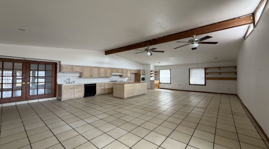 2401 E Plum St, LAREDO, Texas 78043, 3 Bedrooms Bedrooms, 6 Rooms Rooms,2 BathroomsBathrooms,Residential,For Sale,2401 E Plum St,20263554