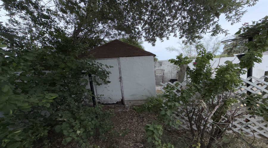 2401 E Plum St, LAREDO, Texas 78043, 3 Bedrooms Bedrooms, 6 Rooms Rooms,2 BathroomsBathrooms,Residential,For Sale,2401 E Plum St,20263554