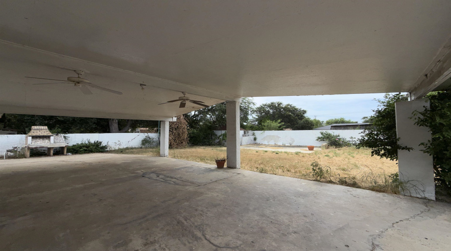 2401 E Plum St, LAREDO, Texas 78043, 3 Bedrooms Bedrooms, 6 Rooms Rooms,2 BathroomsBathrooms,Residential,For Sale,2401 E Plum St,20263554