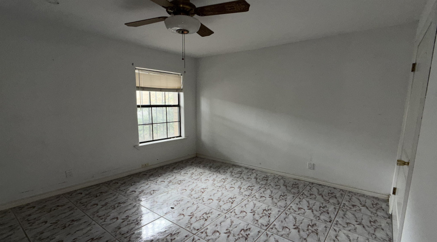 2401 E Plum St, LAREDO, Texas 78043, 3 Bedrooms Bedrooms, 6 Rooms Rooms,2 BathroomsBathrooms,Residential,For Sale,2401 E Plum St,20263554