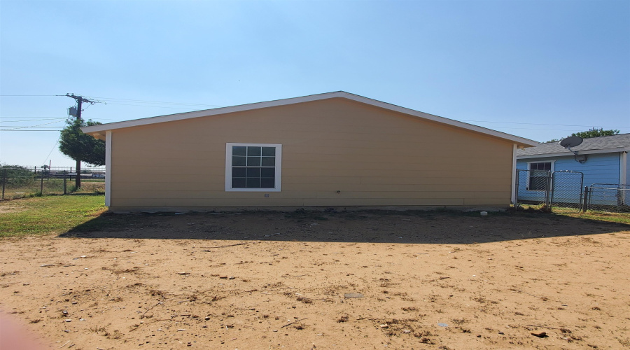 1206 Paseo De Danubio, Rio Bravo, Texas 78046, 3 Bedrooms Bedrooms, 5 Rooms Rooms,1 BathroomBathrooms,Residential,For Sale,1206 Paseo De Danubio,20254969