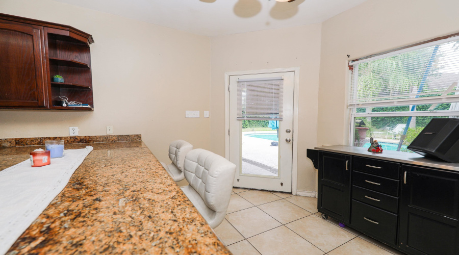 516 Finch Ln, laredo, Texas 78045, 5 Bedrooms Bedrooms, 9 Rooms Rooms,3 BathroomsBathrooms,Residential,For Sale,516 Finch Ln,20263556