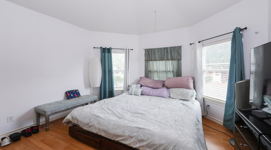 516 Finch Ln, laredo, Texas 78045, 5 Bedrooms Bedrooms, 9 Rooms Rooms,3 BathroomsBathrooms,Residential,For Sale,516 Finch Ln,20263556
