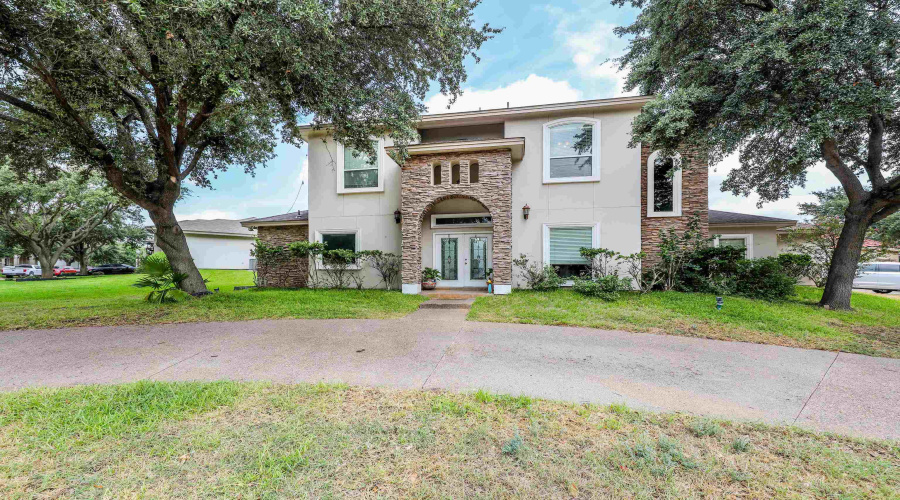 516 Finch Ln, laredo, Texas 78045, 5 Bedrooms Bedrooms, 9 Rooms Rooms,3 BathroomsBathrooms,Residential,For Sale,516 Finch Ln,20263556