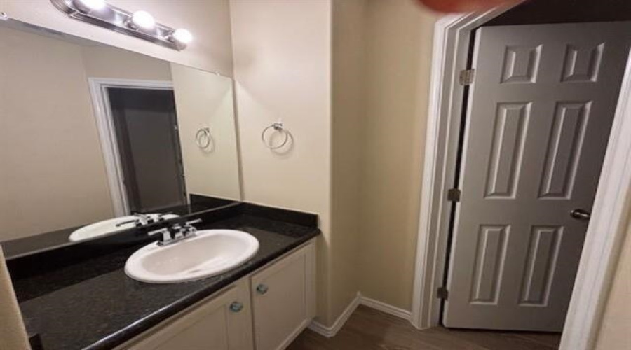 8605 Owlcreek Pass Ct, Laredo, Texas 78045, 4 Bedrooms Bedrooms, 5 Rooms Rooms,3 BathroomsBathrooms,Residential,For Rent,8605 Owlcreek Pass Ct,20263557