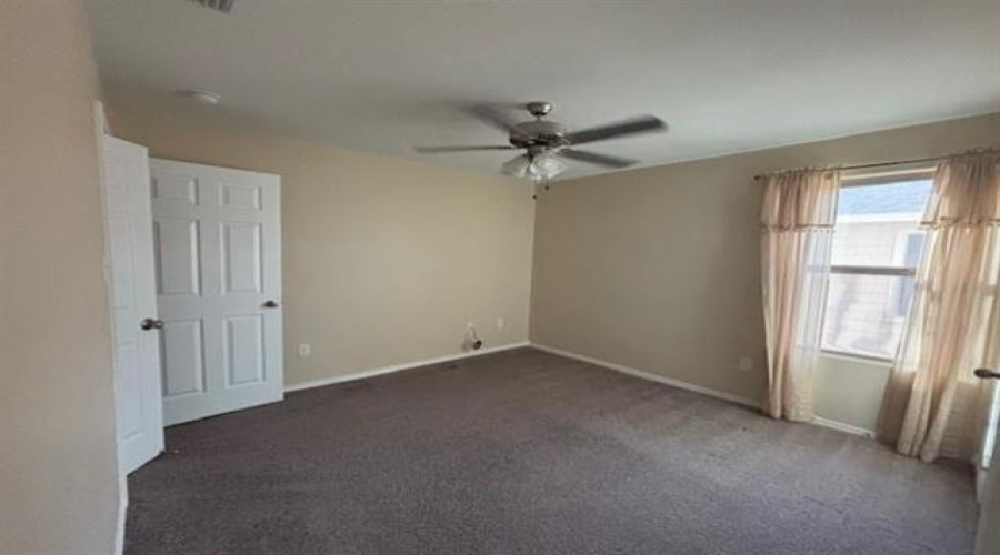 8605 Owlcreek Pass Ct, Laredo, Texas 78045, 4 Bedrooms Bedrooms, 5 Rooms Rooms,3 BathroomsBathrooms,Residential,For Rent,8605 Owlcreek Pass Ct,20263557