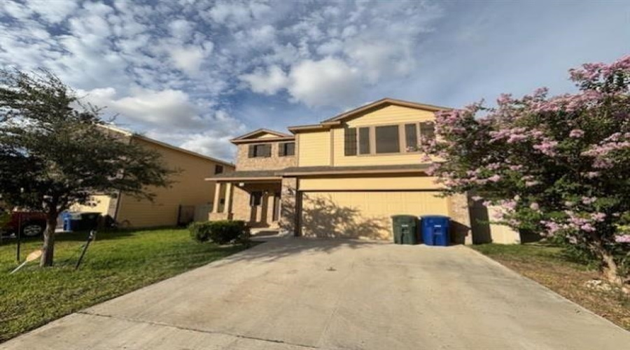 8605 Owlcreek Pass Ct, Laredo, Texas 78045, 4 Bedrooms Bedrooms, 5 Rooms Rooms,3 BathroomsBathrooms,Residential,For Rent,8605 Owlcreek Pass Ct,20263557