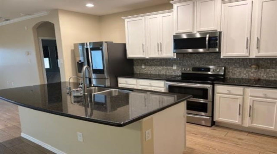 8605 Owlcreek Pass Ct, Laredo, Texas 78045, 4 Bedrooms Bedrooms, 5 Rooms Rooms,3 BathroomsBathrooms,Residential,For Rent,8605 Owlcreek Pass Ct,20263557