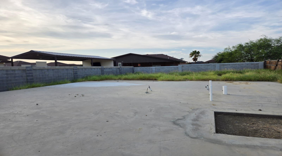 1604 Doctora Eve Perez Ln, Laredo, Texas 78046, 3 Bedrooms Bedrooms, 6 Rooms Rooms,2 BathroomsBathrooms,Residential,For Sale,1604 Doctora Eve Perez Ln,20263558