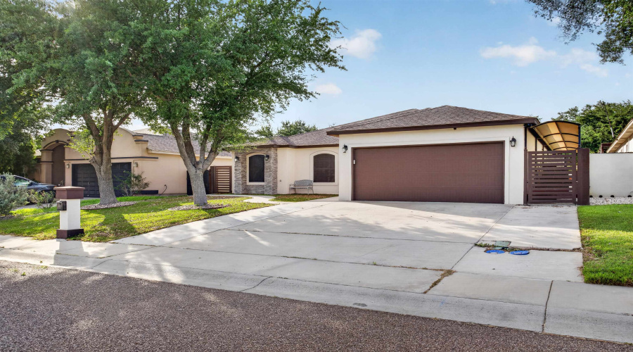 3204 Imperial Dr, Laredo, Texas 78045, 3 Bedrooms Bedrooms, 6 Rooms Rooms,2 BathroomsBathrooms,Residential,For Sale,3204 Imperial Dr,20263559