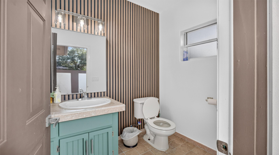 3204 Imperial Dr, Laredo, Texas 78045, 3 Bedrooms Bedrooms, 6 Rooms Rooms,2 BathroomsBathrooms,Residential,For Sale,3204 Imperial Dr,20263559