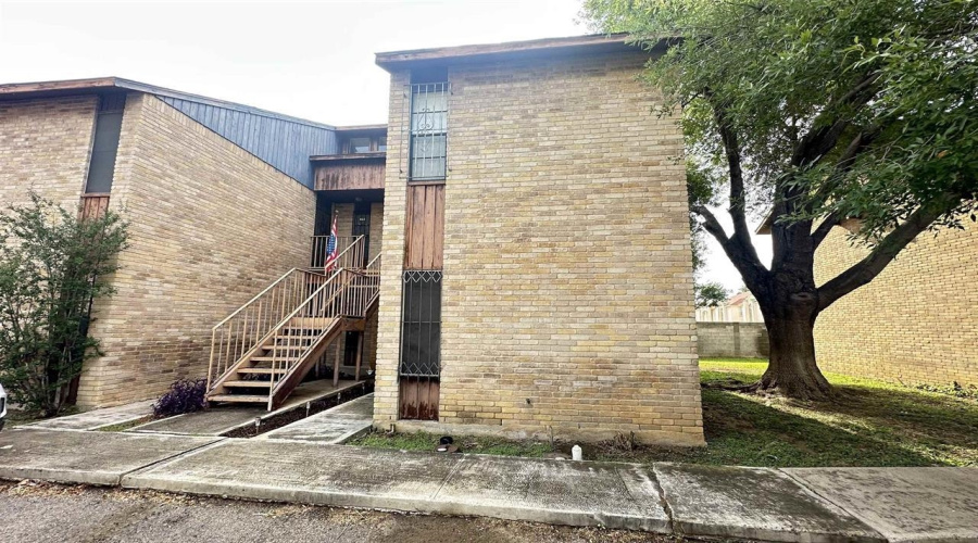 100 E Aurora St, Laredo, Texas 78041, 1 Bedroom Bedrooms, 4 Rooms Rooms,1 BathroomBathrooms,Residential,For Sale,100 E Aurora St,20263560