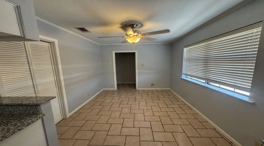 626A Birchwood Ln, Laredo, Texas 78041, 4 Bedrooms Bedrooms, 7 Rooms Rooms,2 BathroomsBathrooms,Residential,For Rent,626A Birchwood Ln,20263561