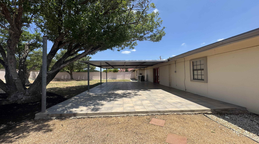 626A Birchwood Ln, Laredo, Texas 78041, 4 Bedrooms Bedrooms, 7 Rooms Rooms,2 BathroomsBathrooms,Residential,For Rent,626A Birchwood Ln,20263561