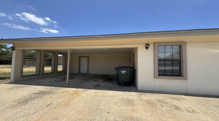 626A Birchwood Ln, Laredo, Texas 78041, 4 Bedrooms Bedrooms, 7 Rooms Rooms,2 BathroomsBathrooms,Residential,For Rent,626A Birchwood Ln,20263561