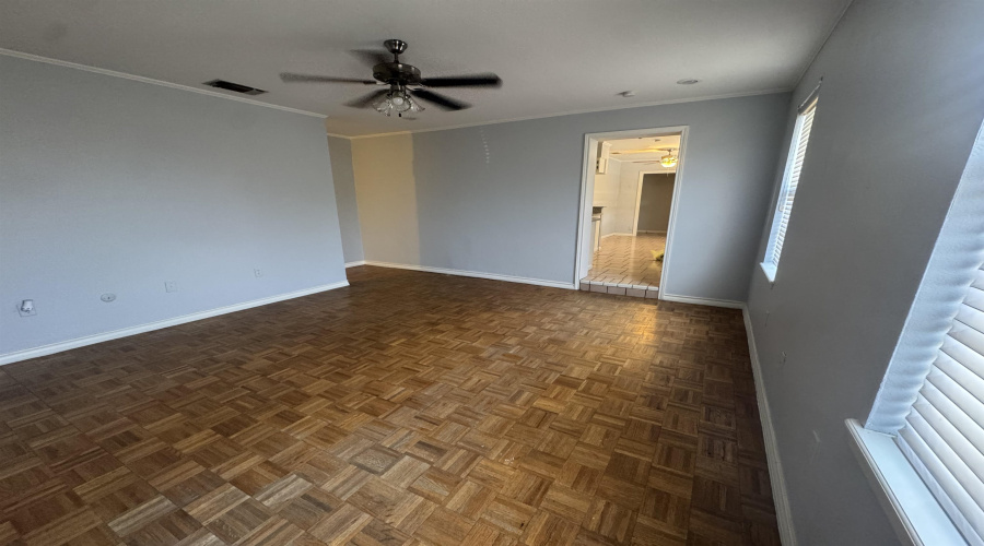 626A Birchwood Ln, Laredo, Texas 78041, 4 Bedrooms Bedrooms, 7 Rooms Rooms,2 BathroomsBathrooms,Residential,For Rent,626A Birchwood Ln,20263561