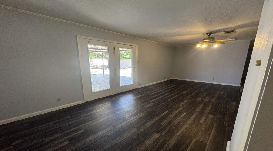 626A Birchwood Ln, Laredo, Texas 78041, 4 Bedrooms Bedrooms, 7 Rooms Rooms,2 BathroomsBathrooms,Residential,For Rent,626A Birchwood Ln,20263561