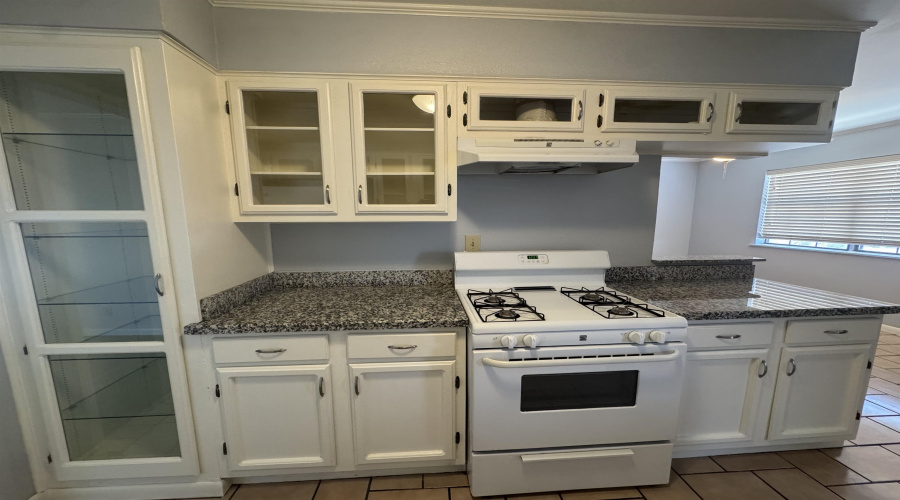 626A Birchwood Ln, Laredo, Texas 78041, 4 Bedrooms Bedrooms, 7 Rooms Rooms,2 BathroomsBathrooms,Residential,For Rent,626A Birchwood Ln,20263561