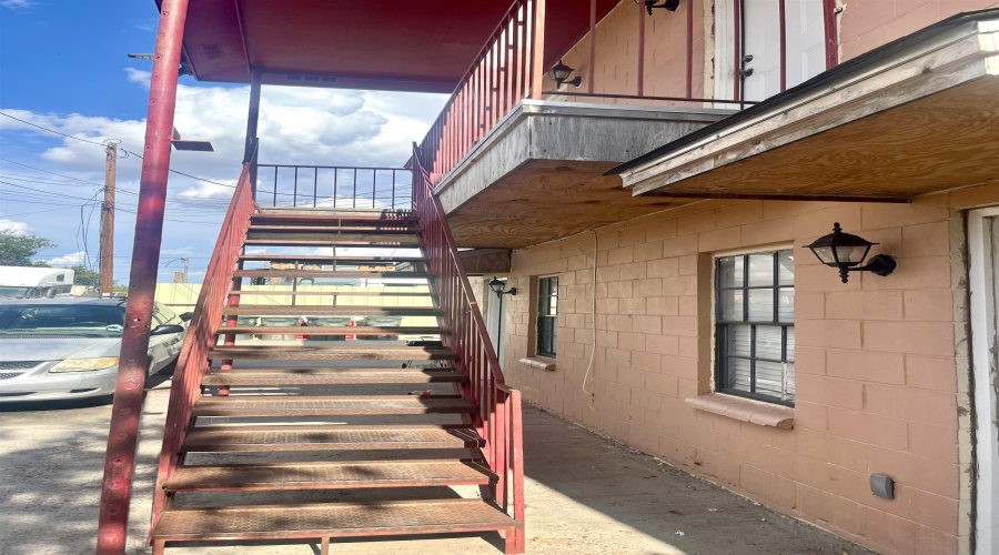 2017 Tacuba St, Laredo, Texas 78040, 2 Bedrooms Bedrooms, 4 Rooms Rooms,1 BathroomBathrooms,Residential,For Sale,2017 Tacuba St,20263562