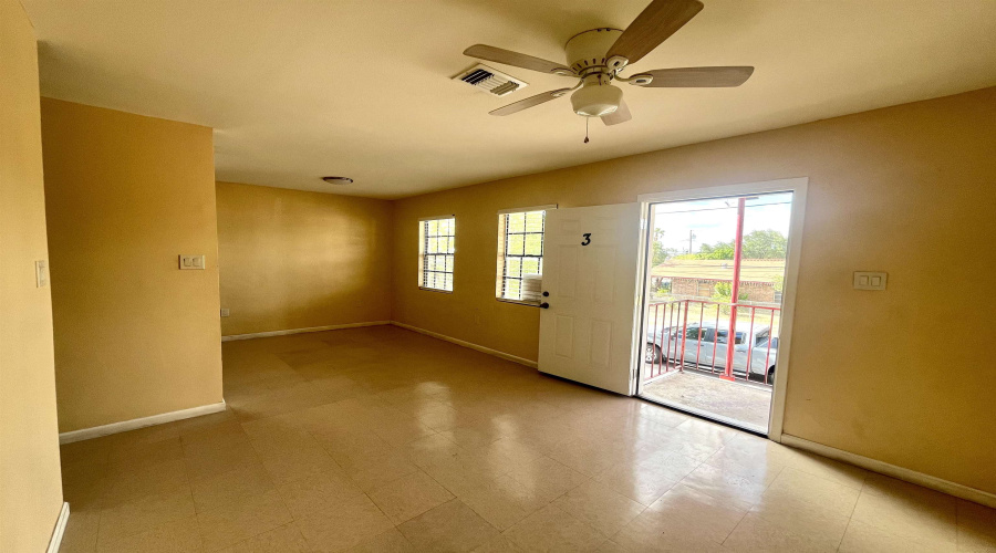 2017 Tacuba St, Laredo, Texas 78040, 2 Bedrooms Bedrooms, 4 Rooms Rooms,1 BathroomBathrooms,Residential,For Sale,2017 Tacuba St,20263562
