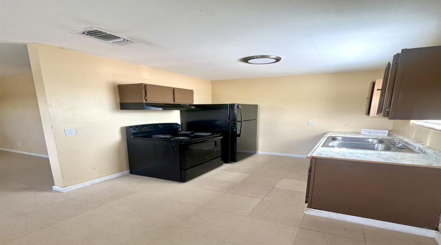 2017 Tacuba St, Laredo, Texas 78040, 2 Bedrooms Bedrooms, 4 Rooms Rooms,1 BathroomBathrooms,Residential,For Sale,2017 Tacuba St,20263562