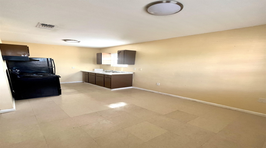 2017 Tacuba St, Laredo, Texas 78040, 2 Bedrooms Bedrooms, 4 Rooms Rooms,1 BathroomBathrooms,Residential,For Sale,2017 Tacuba St,20263562