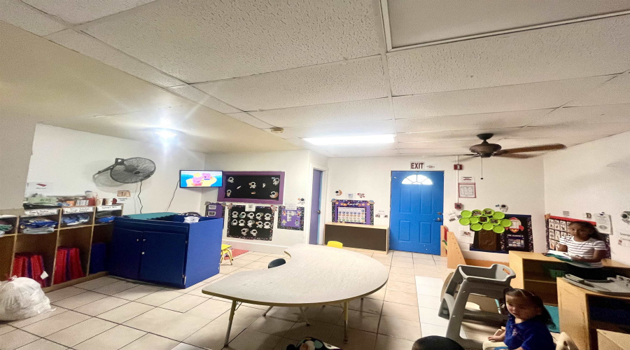 1920 Corpus Christi St, Laredo, Texas 78043, 1 Room Rooms,4 BathroomsBathrooms,Commercial retail/office,For Sale,1920 Corpus Christi St,20263564