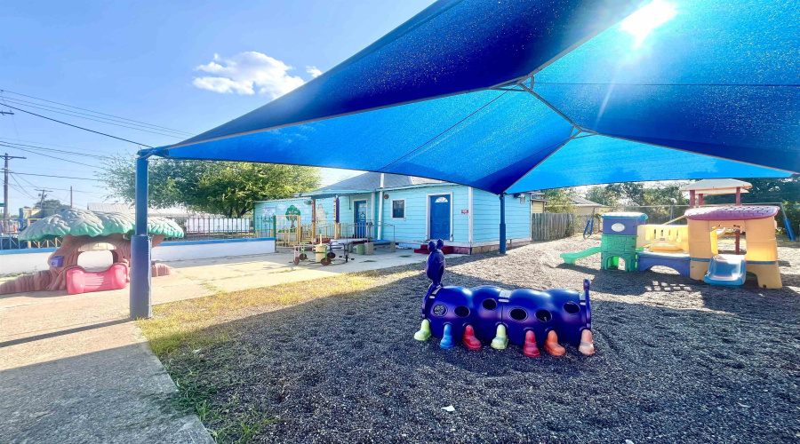 1920 Corpus Christi St, Laredo, Texas 78043, 1 Room Rooms,4 BathroomsBathrooms,Commercial retail/office,For Sale,1920 Corpus Christi St,20263564