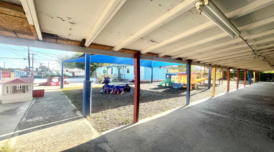 1920 Corpus Christi St, Laredo, Texas 78043, 1 Room Rooms,4 BathroomsBathrooms,Commercial retail/office,For Sale,1920 Corpus Christi St,20263564