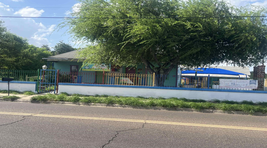 1920 Corpus Christi St, Laredo, Texas 78043, 1 Room Rooms,4 BathroomsBathrooms,Commercial retail/office,For Sale,1920 Corpus Christi St,20263564