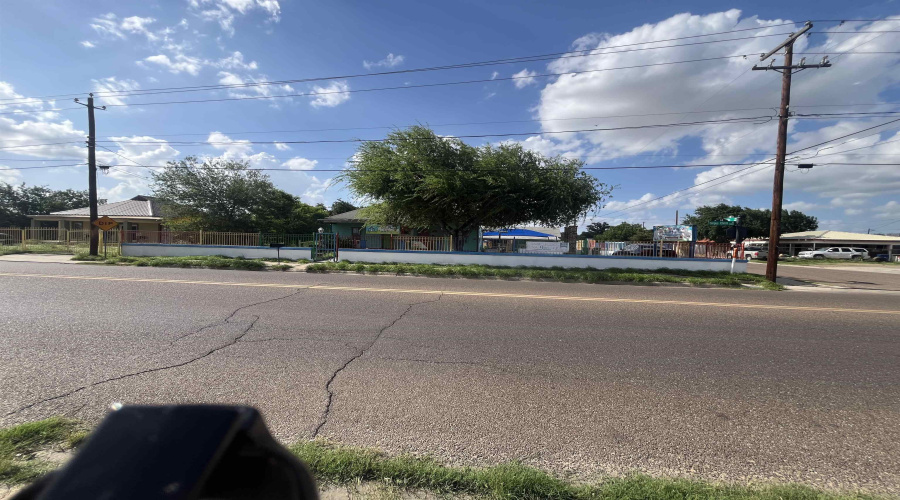 1920 Corpus Christi St, Laredo, Texas 78043, 1 Room Rooms,4 BathroomsBathrooms,Commercial retail/office,For Sale,1920 Corpus Christi St,20263564